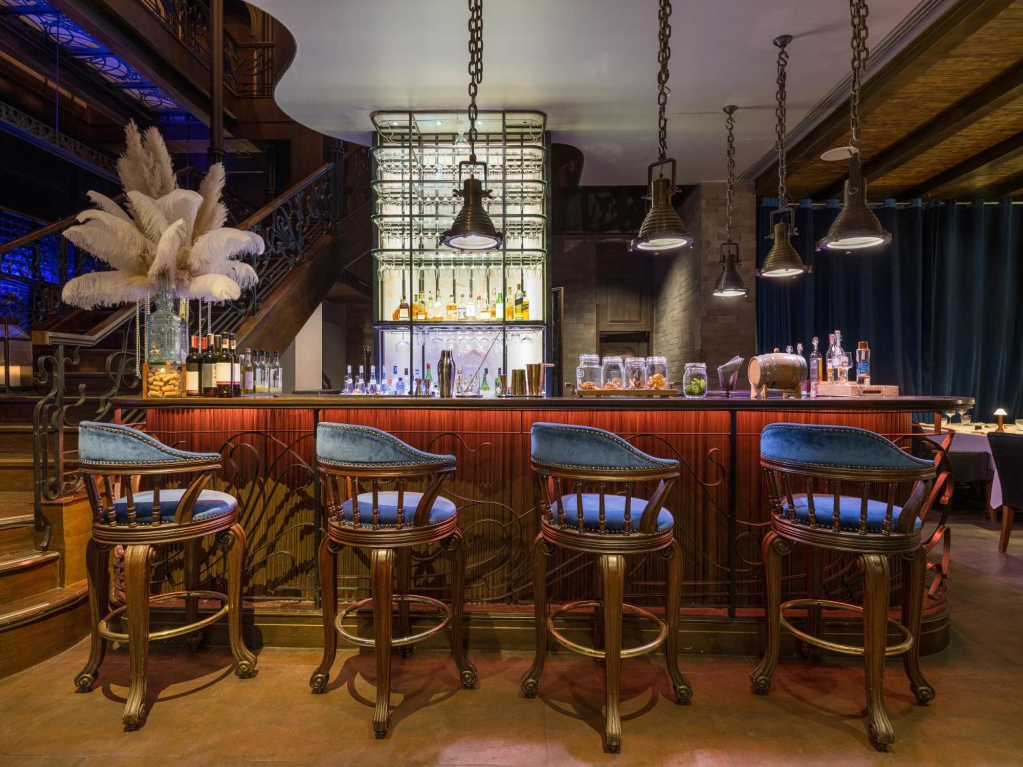 Hotel Muse Bangkok, Autograph Collection Exterior foto The bar at the restaurant
