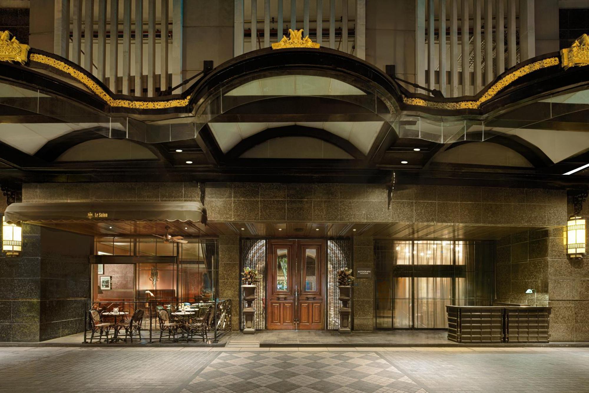 Hotel Muse Bangkok, Autograph Collection Exterior foto The entrance of The Crown